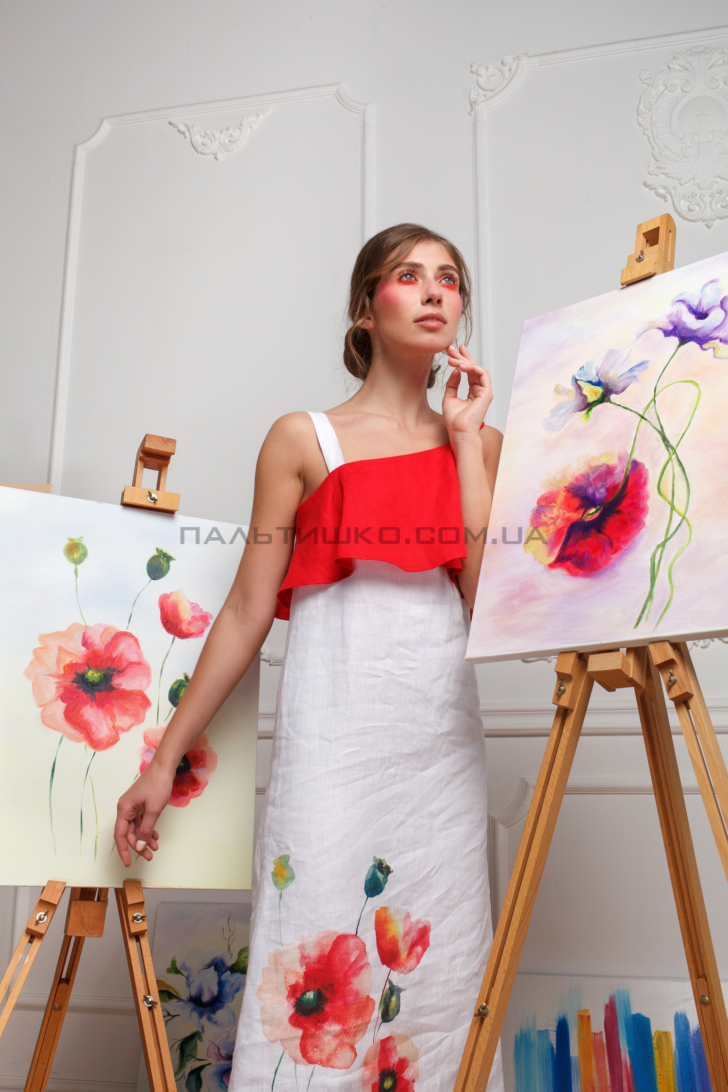  Сукня червоно-біле з маками