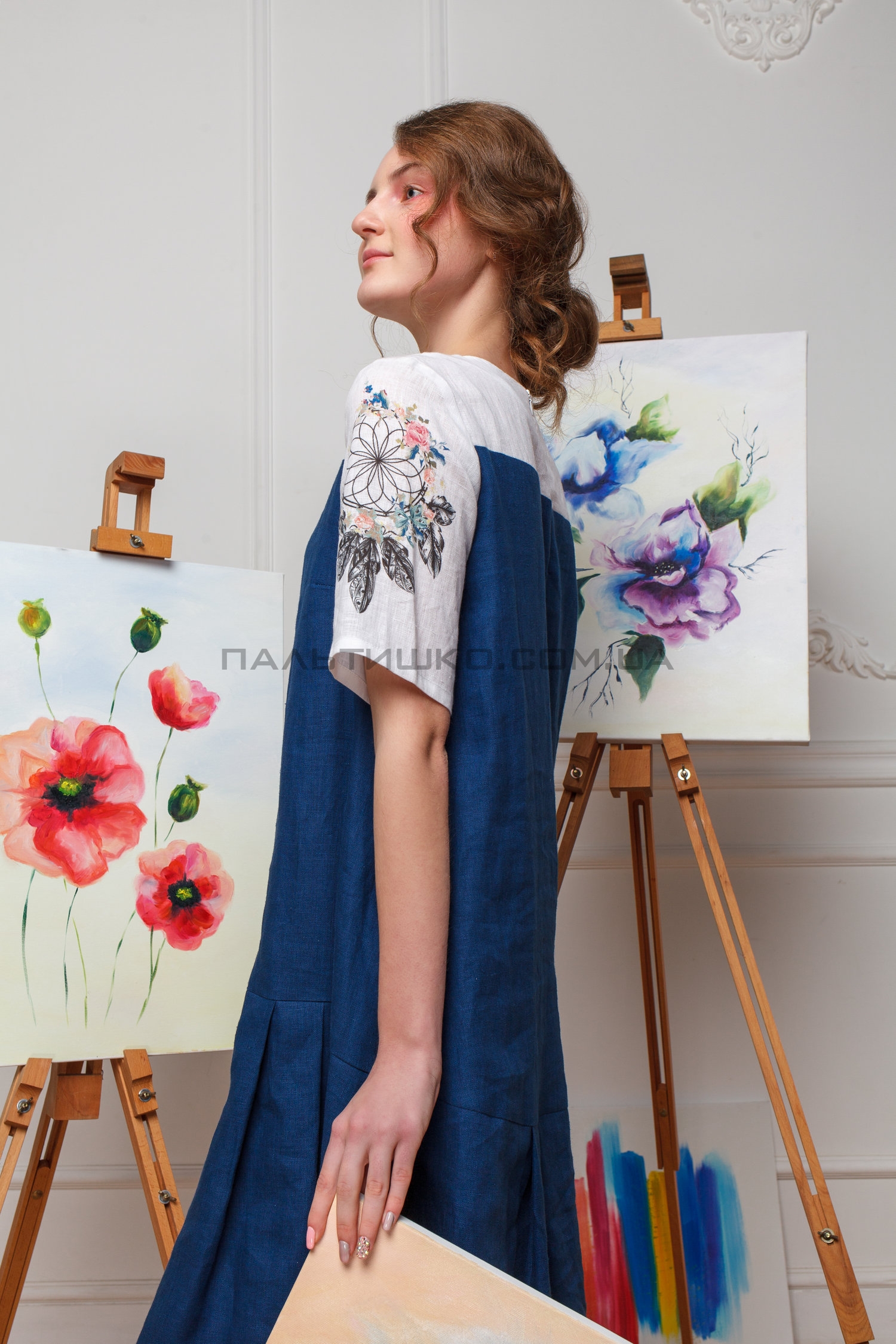  Платье бело-синее