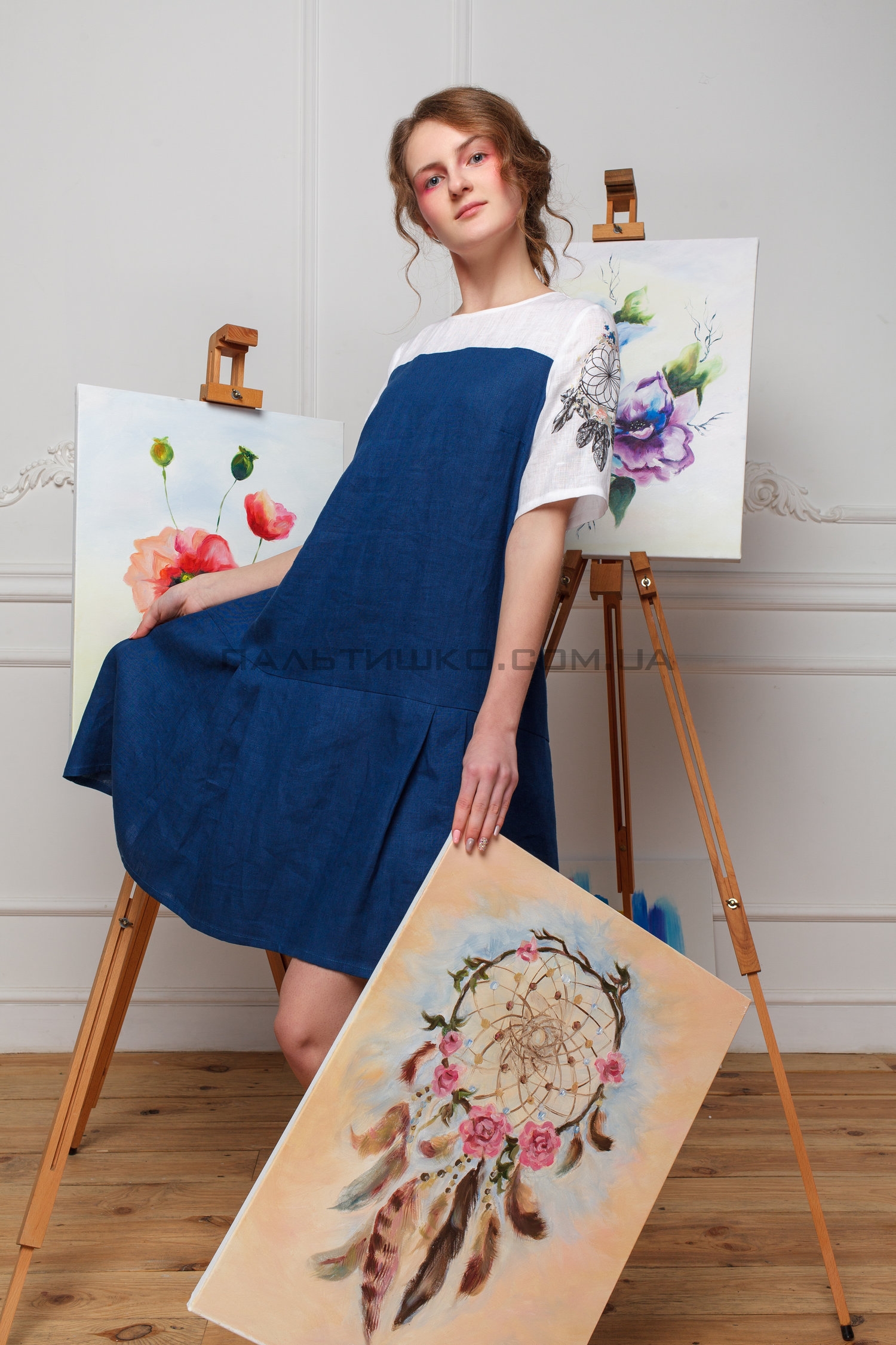  Платье бело-синее