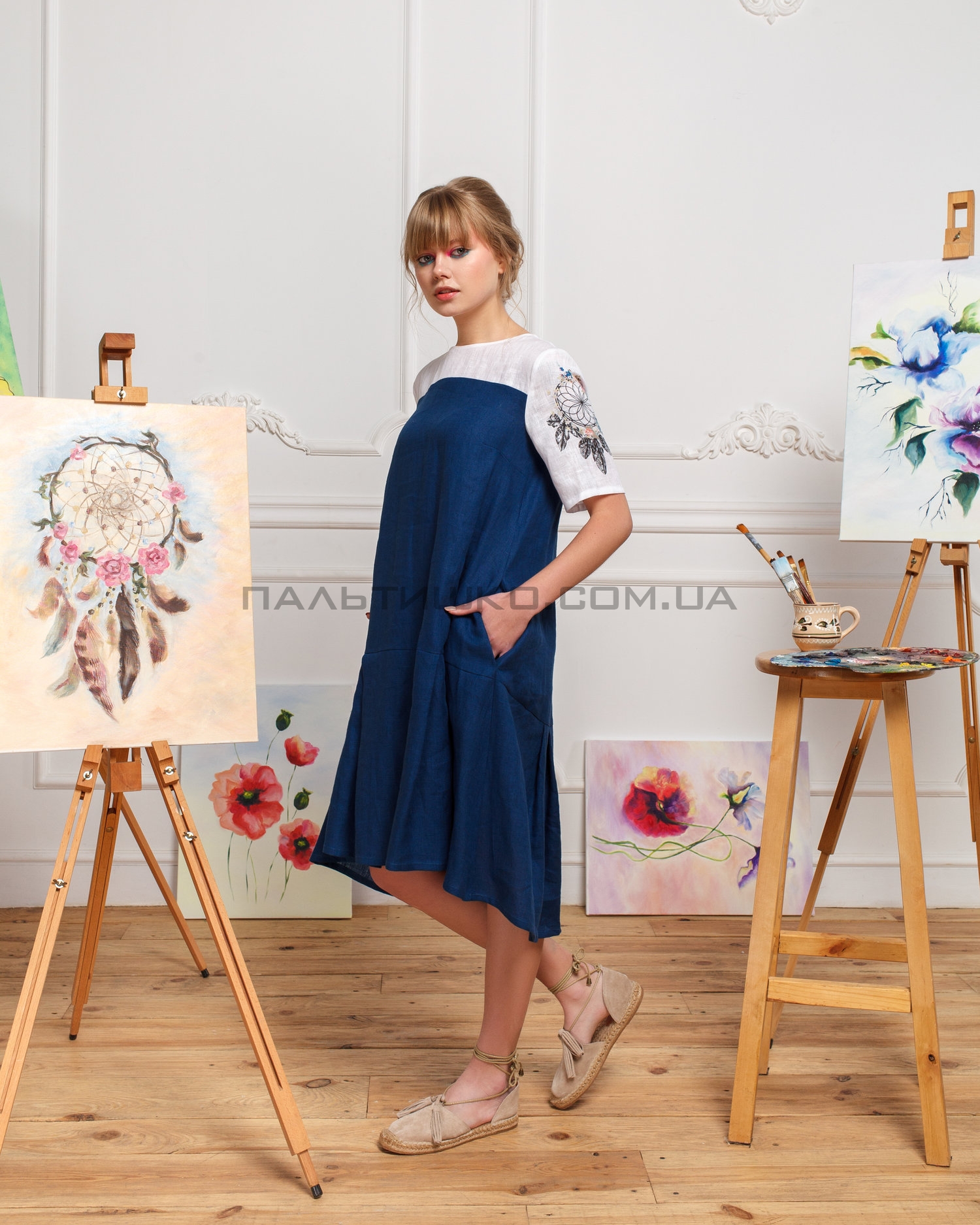  Платье бело-синее