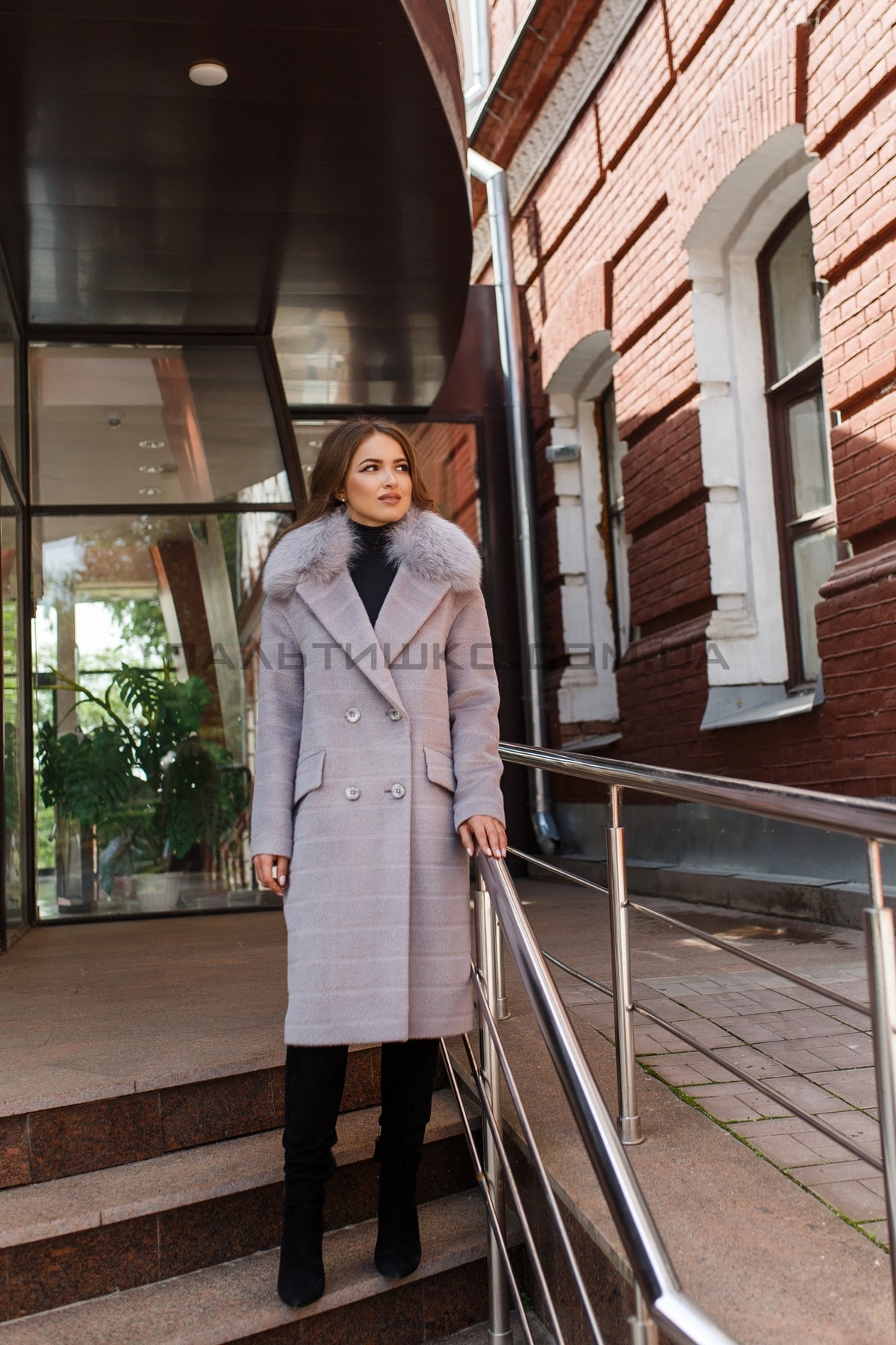  Зимове пальто із вовни альпаки, вставка з натурального хутра на комірі