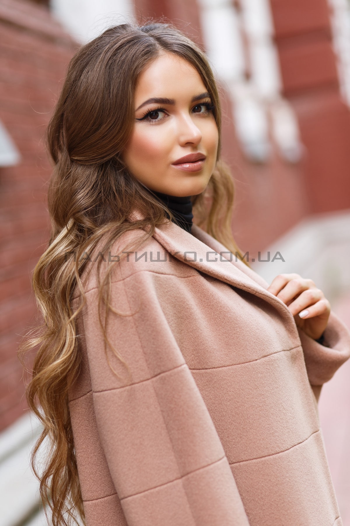  Пальто з вовни альпаки