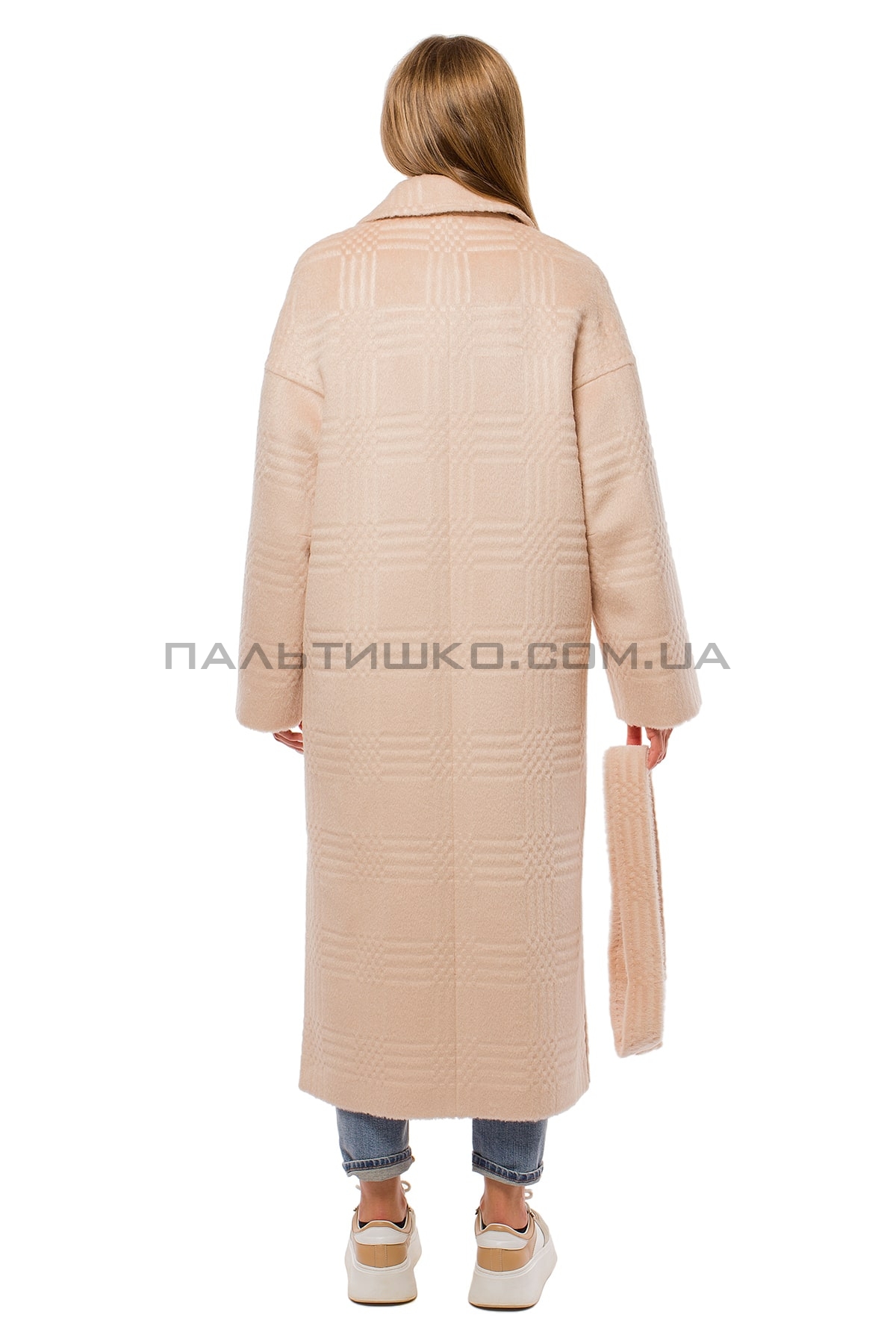  Женское пальто пудровое